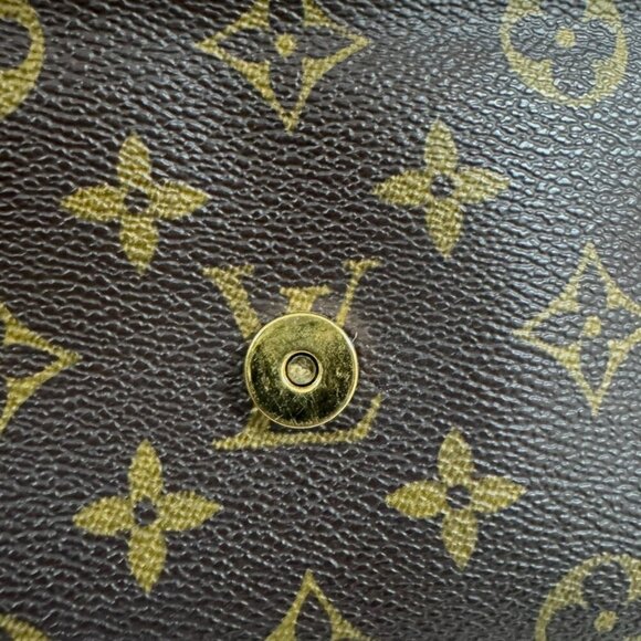 LOUIS VUITTON Brown Monogram Shoulder Bag - Picture 8 of 11